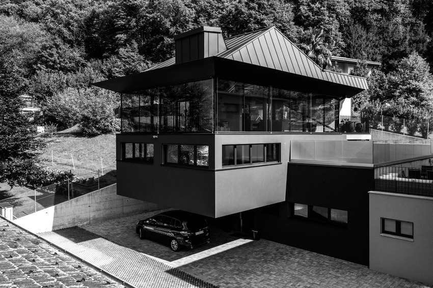 3 PAGODA HOUSE 1